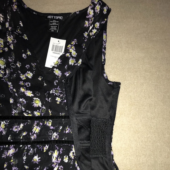 HOT TOPIC Black/Purple Daisy print Floral Dress - Picture 3 of 3